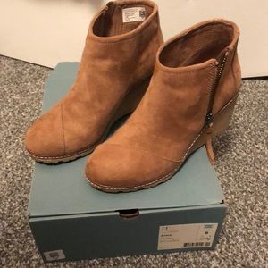 TOMS Avery Booties, size 8
